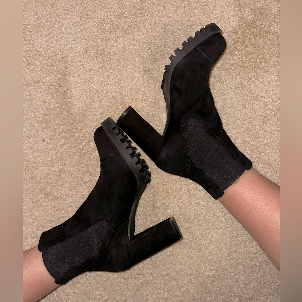 Stuart Weitzman Napa Booties Size 7.5 US